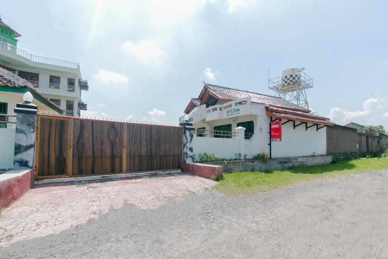 Oyo 2858 Vafa Guesthouse Cianjur Exterior foto