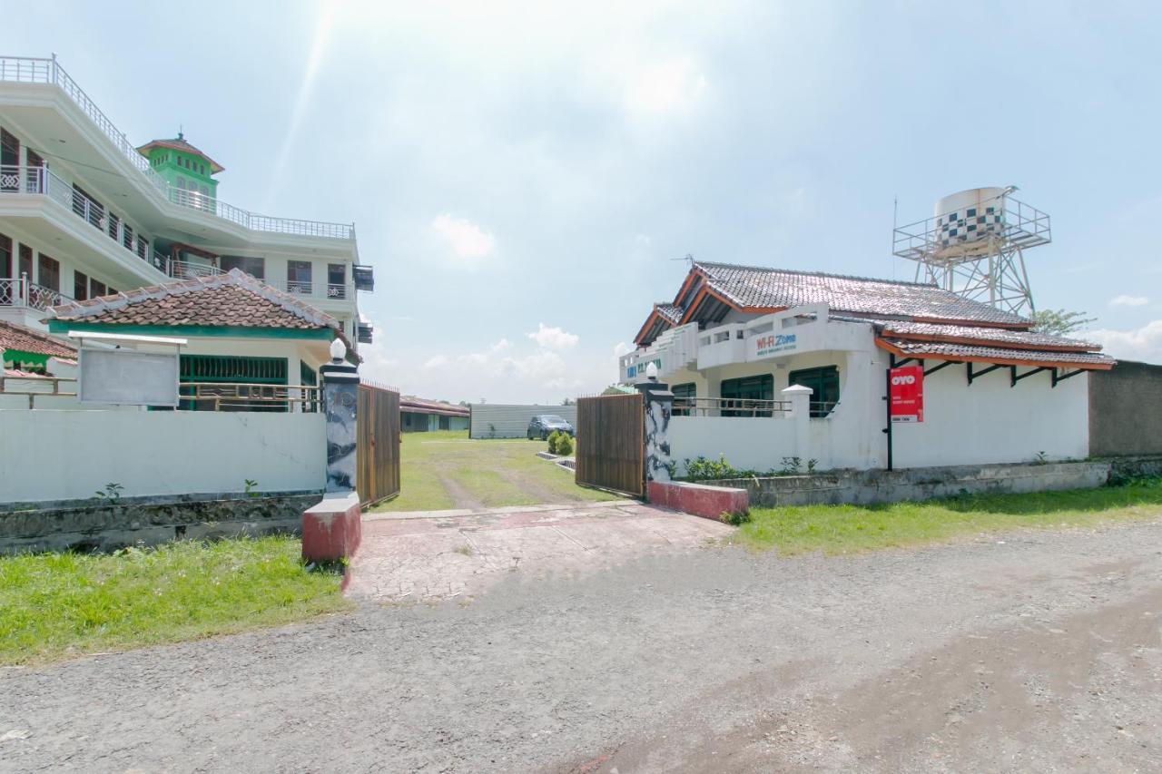 Oyo 2858 Vafa Guesthouse Cianjur Exterior foto